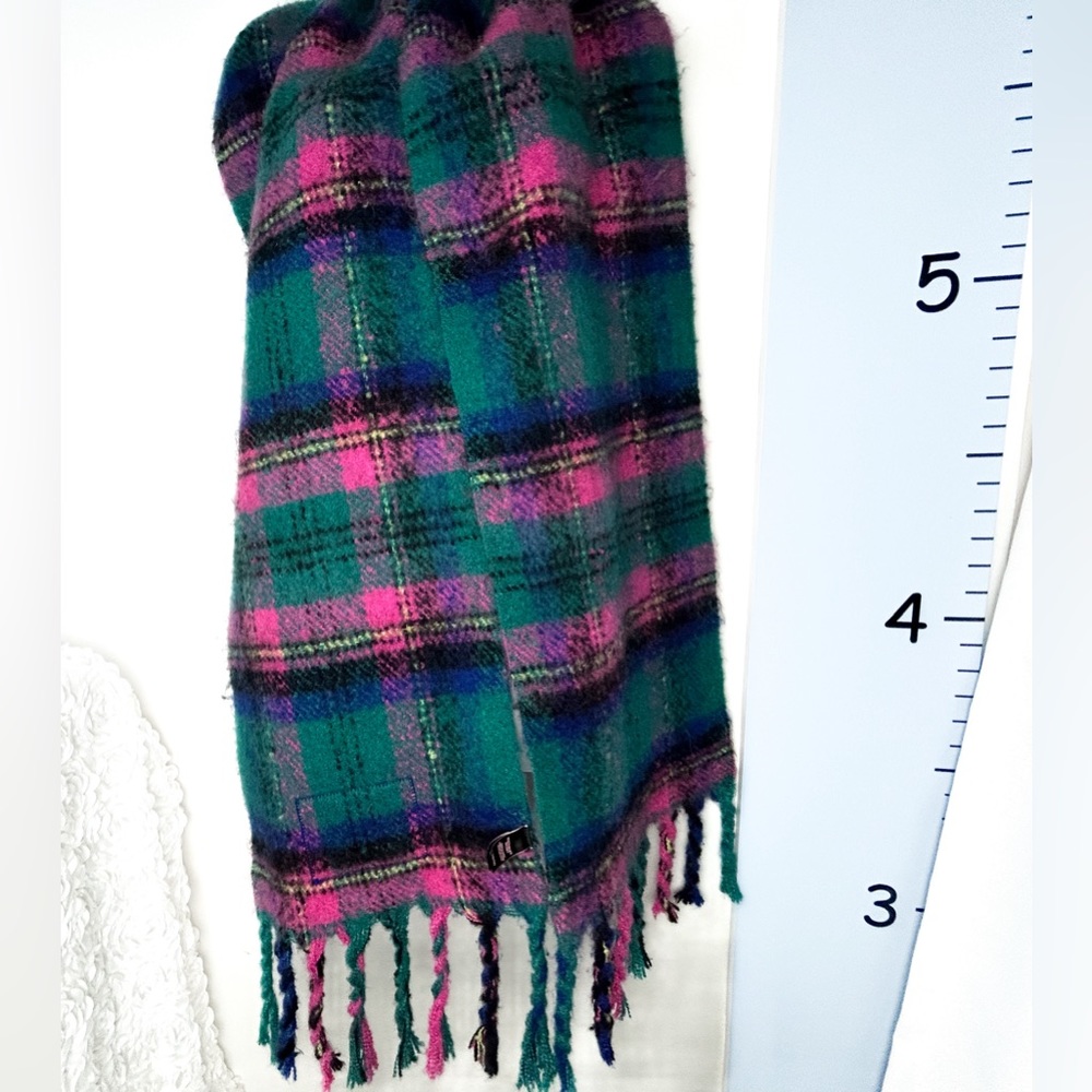 Victoria's Secret Pink Plaid‎ Scarf with Tassels Winter Warmth